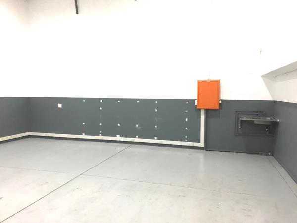 174  m² Commercial space