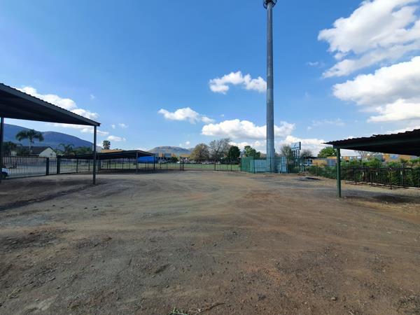 280  m² Commercial space