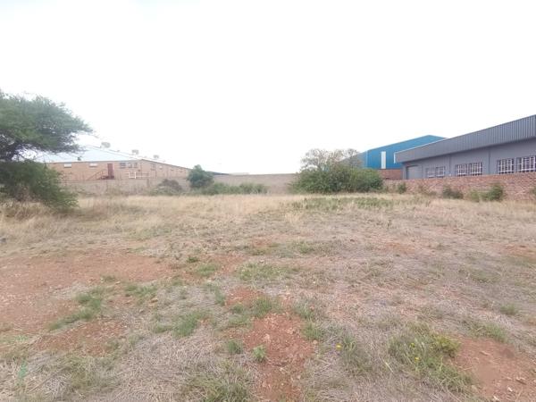 1 360 m² Land