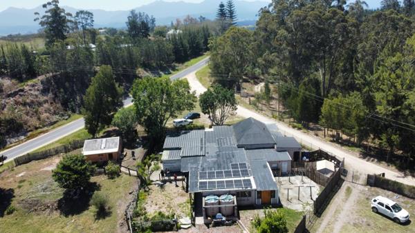 8.9 ha Smallholding