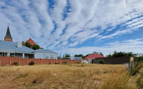 767 m² Land