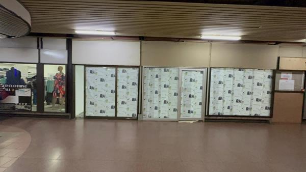 128  m² Commercial space