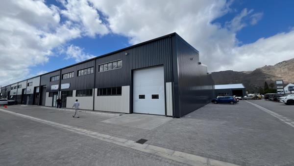 472  m² Industrial space