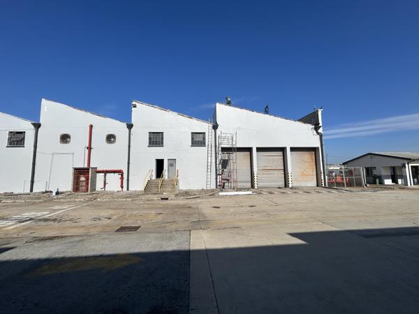 2 000  m² Industrial space