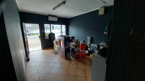 566  m² Industrial space