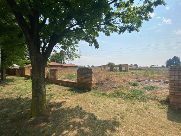 1 015 m² Land