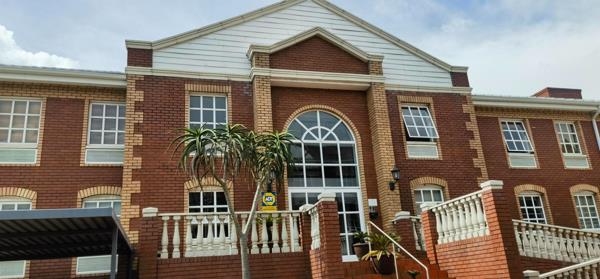 298  m² Commercial space