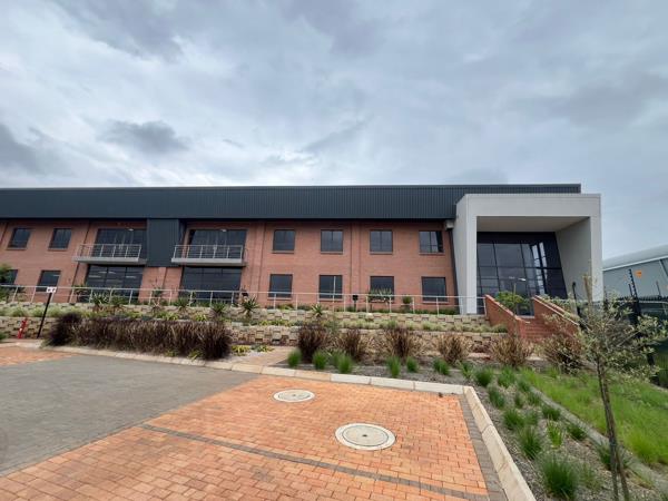 2 230  m² Industrial space