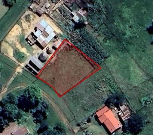 1 072 m² Land