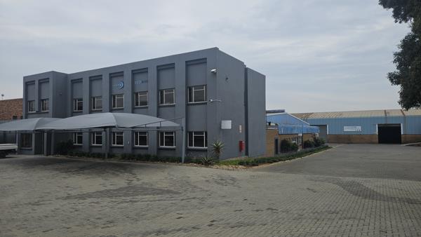 1 840  m² Industrial space