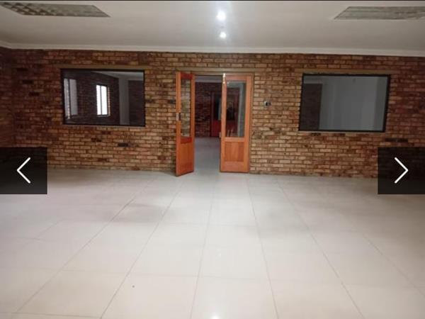 2 505  m² Industrial space