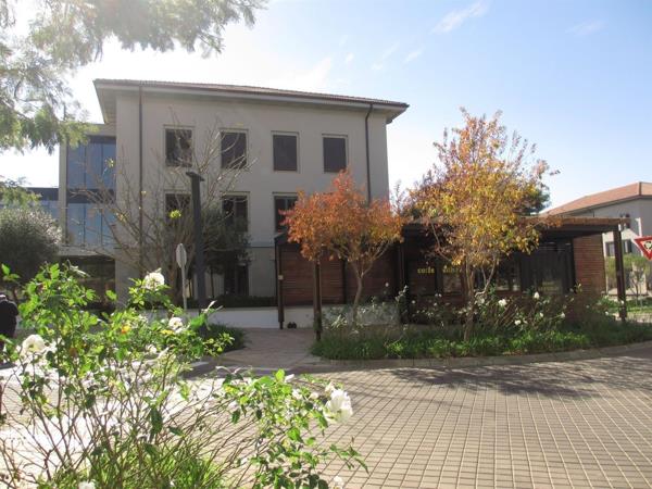 330  m² Office Space