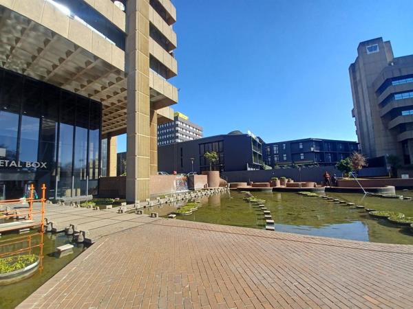 835  m² Office Space