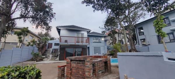 6 Bedroom House