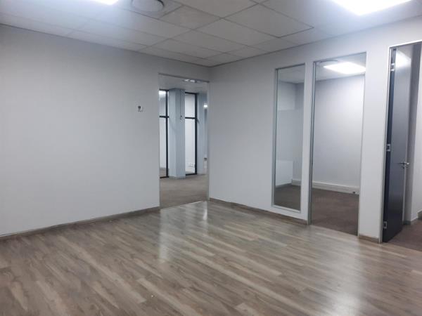 335  m² Commercial space