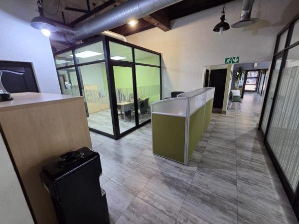 76  m² Commercial space