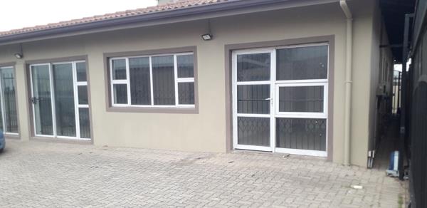 90  m² Commercial space