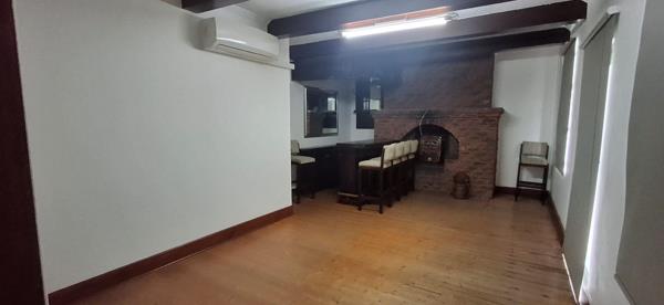 161  m² Commercial space