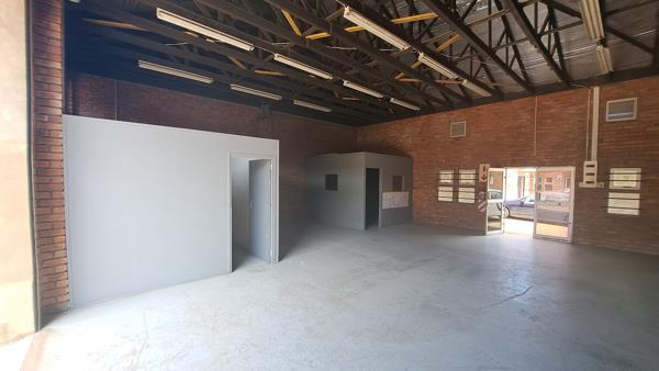 100  m² Commercial space