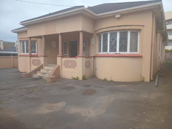 327  m² Commercial space