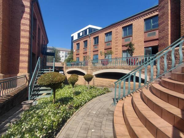 320  m² Office Space