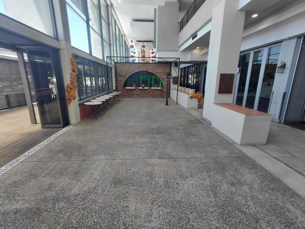 425  m² Retail Space