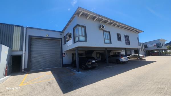 366  m² Industrial space