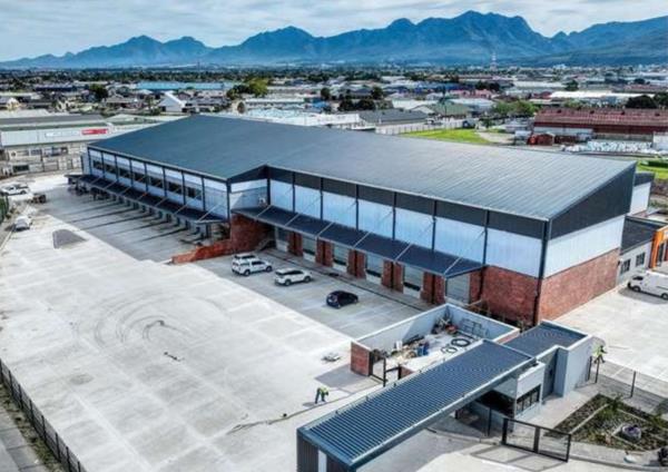 4 000  m² Industrial space