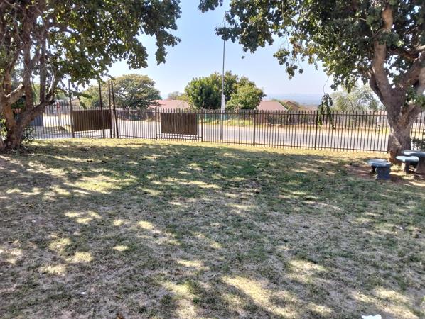 982  m² Commercial space