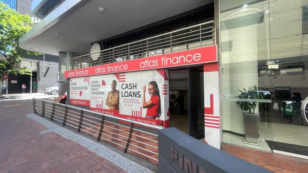 230  m² Retail Space