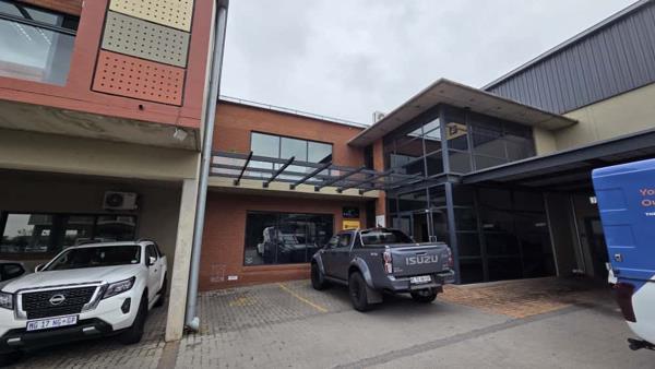 256  m² Commercial space