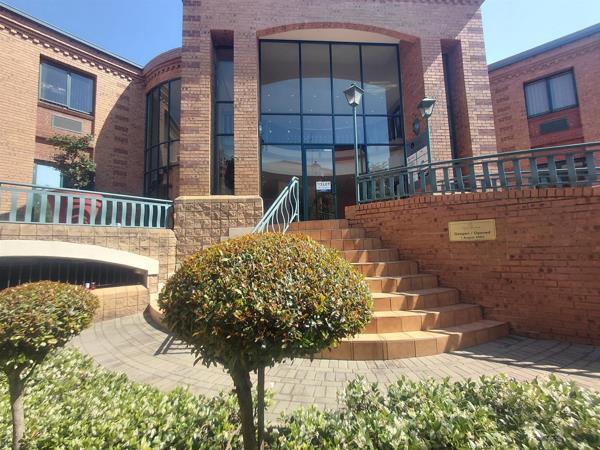 323  m² Office Space