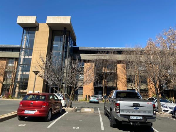 209  m² Commercial space