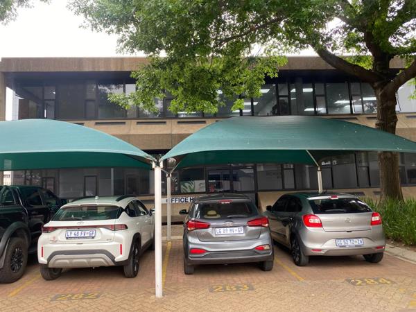 215  m² Commercial space