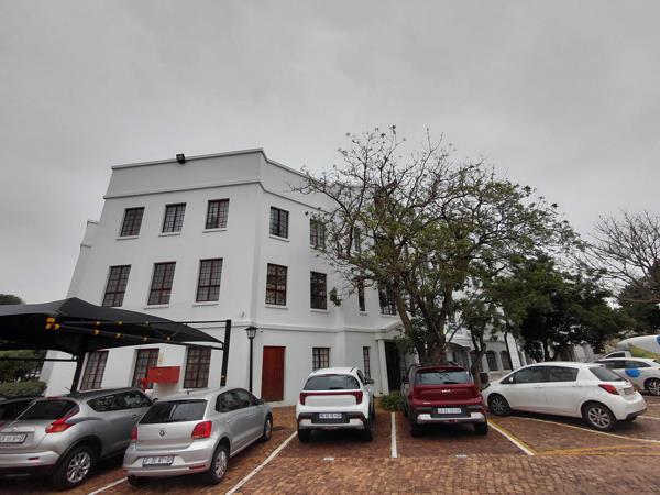 156  m² Commercial space