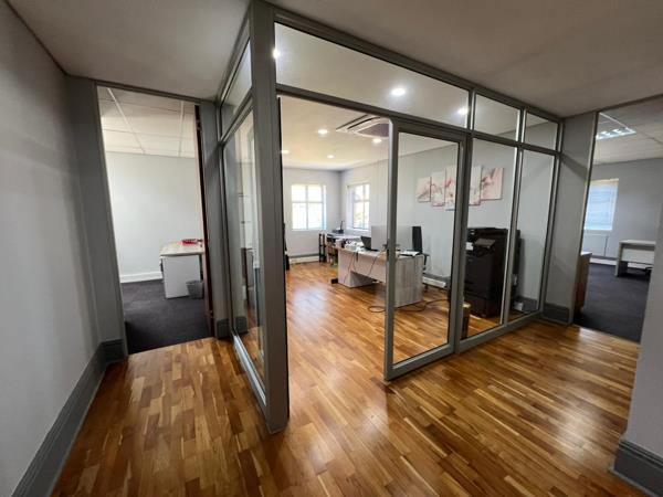 465  m² Commercial space