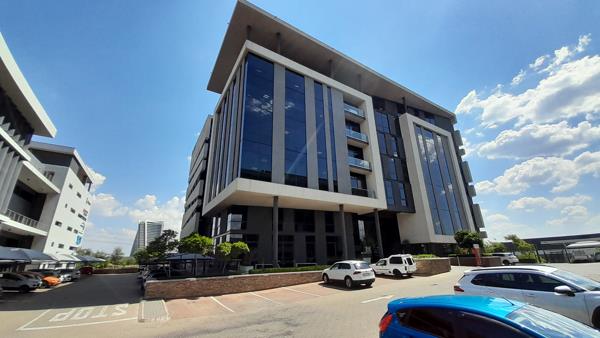 335  m² Commercial space