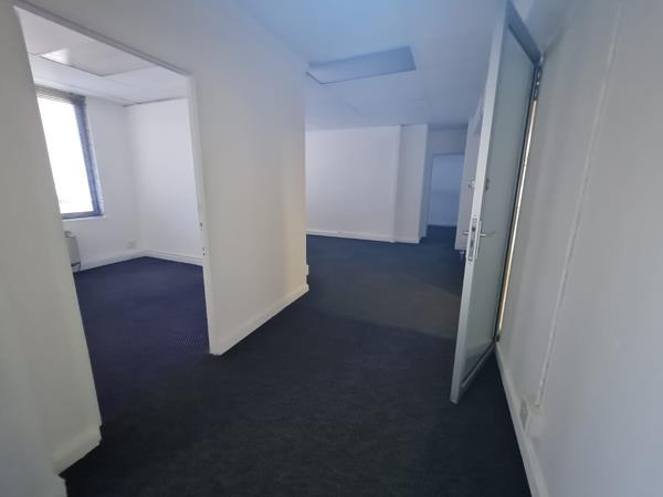 162  m² Office Space