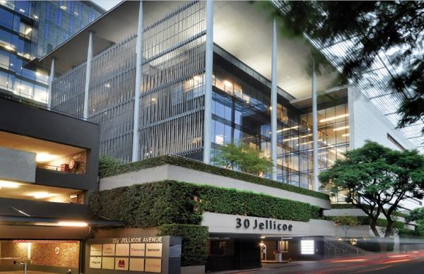 561  m² Commercial space