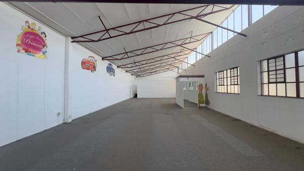 312  m² Commercial space