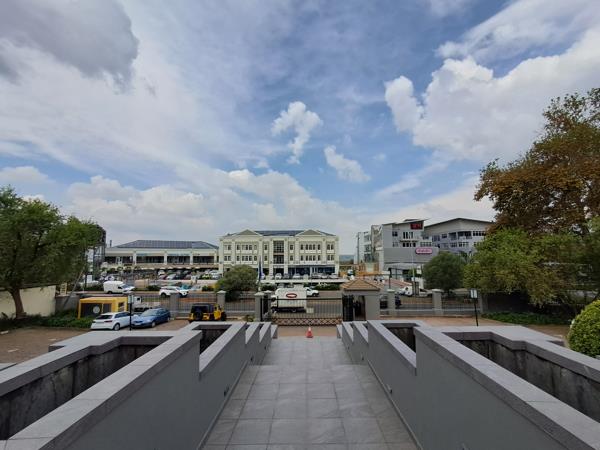 545  m² Commercial space