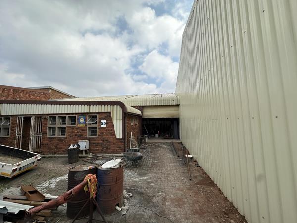 215  m² Industrial space