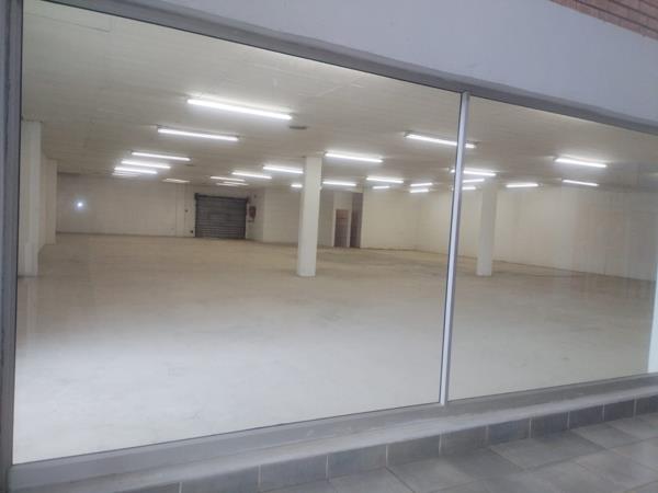 472  m² Commercial space