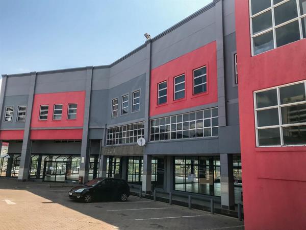 1 033  m² Retail Space