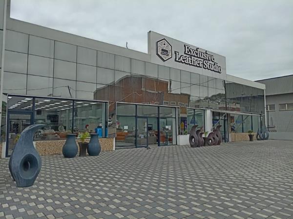 1 030  m² Commercial space