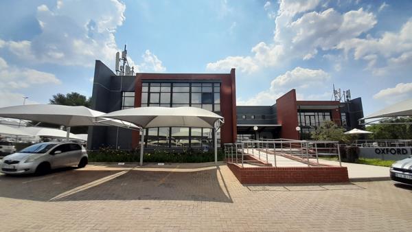 781  m² Commercial space