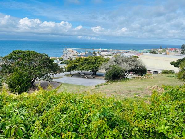 821 m² Land