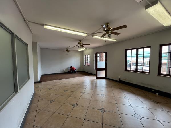 116  m² Commercial space