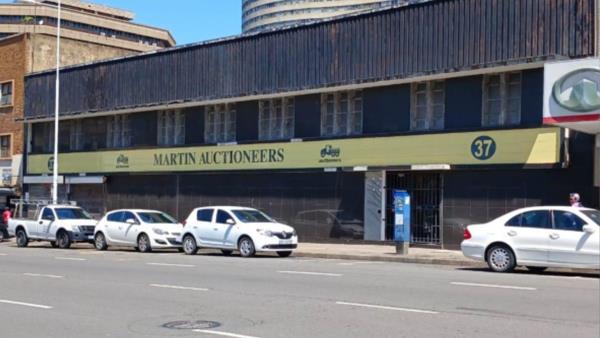 892  m² Industrial space