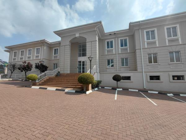 2 415  m² Commercial space